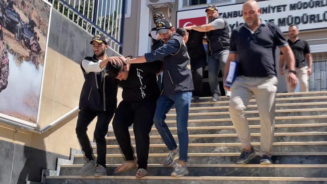 İstanbul daki kanlı cinayet kamerada! Yaşları henüz 17 ve 18... 1