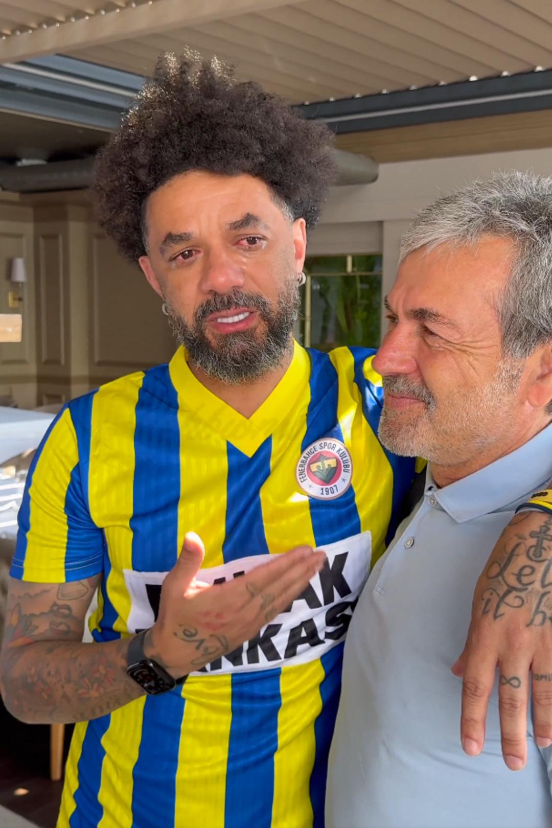 Fenerbahçe nin eski futbolcusu Cristian Baroni Aykut Kocaman ı görünce ağladı!   Ben Türkiye’de olduğum kişiysem...   1