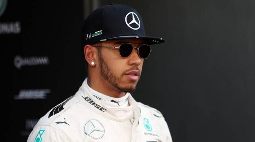 Malezya'da pole pozisyonu Hamilton'ın