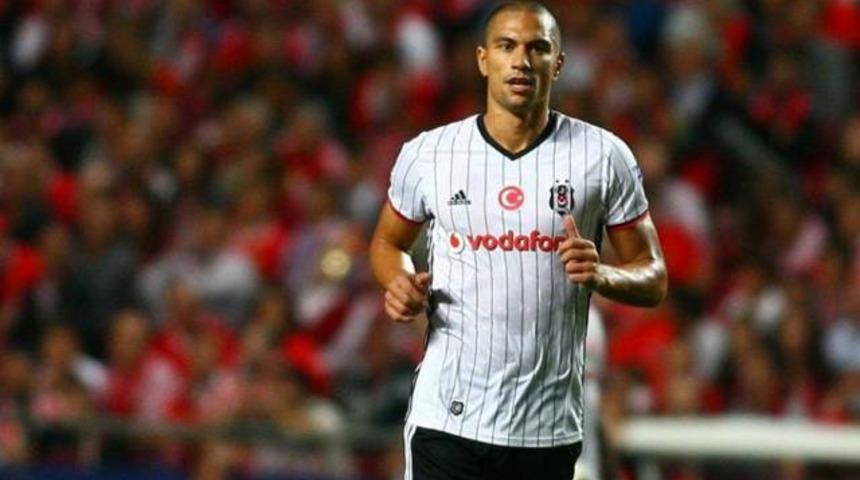 G&ouml;khan İnler'in parmağı kırıldı, kimse bilmedi