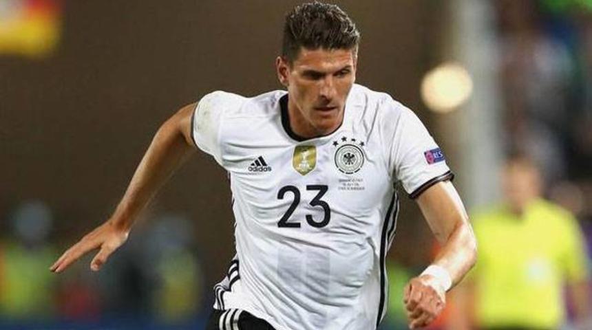Mario Gomez'e milli şok!