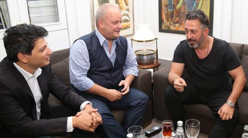 Cem Yılmaz: 'Fenerbah&ccedil;eli olmak y&uuml;ksek tansiyon sebebi'