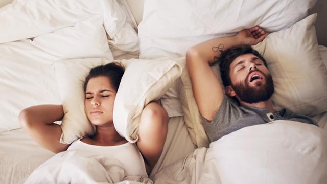 Horlama masum değil: Kalp krizi ve felç riskini artırıyor! Uyku apnesine dikkat!