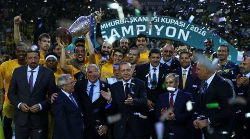 Fenerbah&ccedil;e 77-69 Anadolu Efes