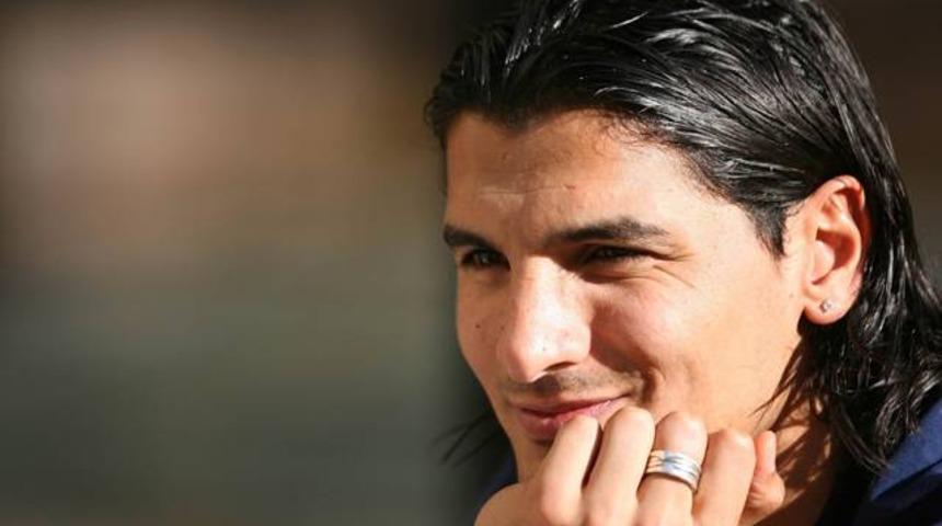 &Ouml;nder Turacı'ya bı&ccedil;aklı saldırı! Durumu ağır