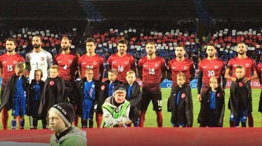 A Milliler'den İzlandalı &ccedil;ocuklara jest!