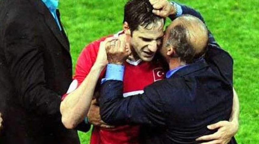  Hakan Balta, Fatih Terim'le tartıştı g&ouml;nderildi