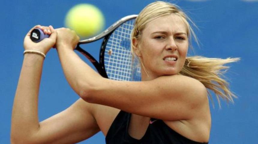 Sharapova korta &ccedil;ıktı