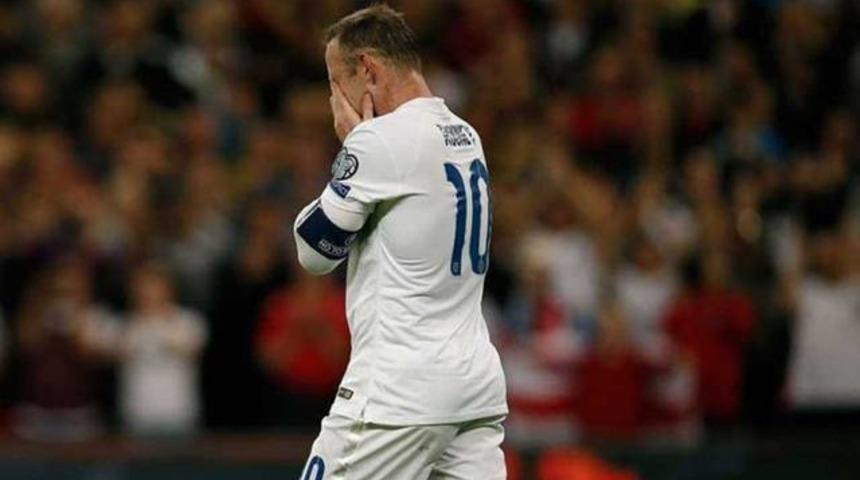 Rooney'e darbe &uuml;st&uuml;ne darbe