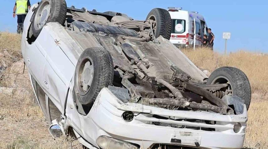 Otomobil şarampole takla attı: Anne ile kızı ölümden döndü