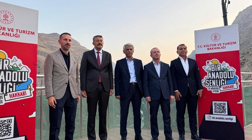 “Bir Anadolu Şenliği” serüveninin ilk rotası Hakkari oldu! Kültür, sanat ve lezzet bir arada