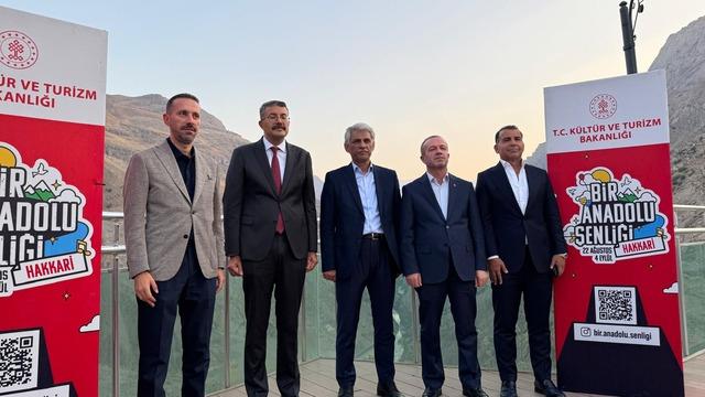 “Bir Anadolu Şenliği” serüveninin ilk rotası Hakkari oldu! Kültür, sanat ve lezzet bir arada