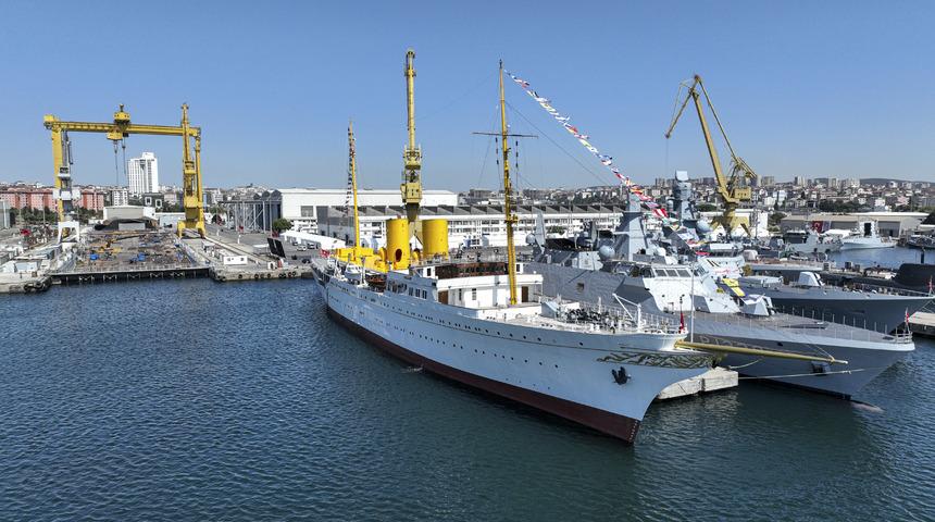 Atatürk'ün manevi mirası Savarona yatı pazar günü İstanbul Boğazı'nı selamlayacak