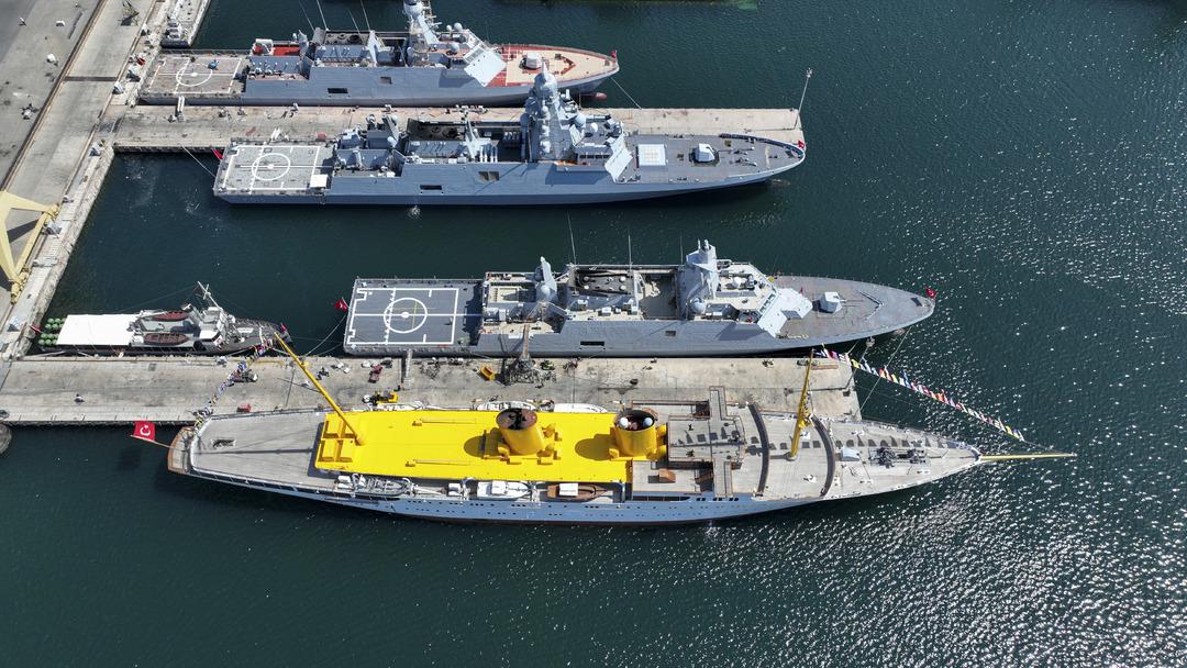 Atatürk ün manevi mirası Savarona yatı pazar günü İstanbul Boğazı nı selamlayacak 2