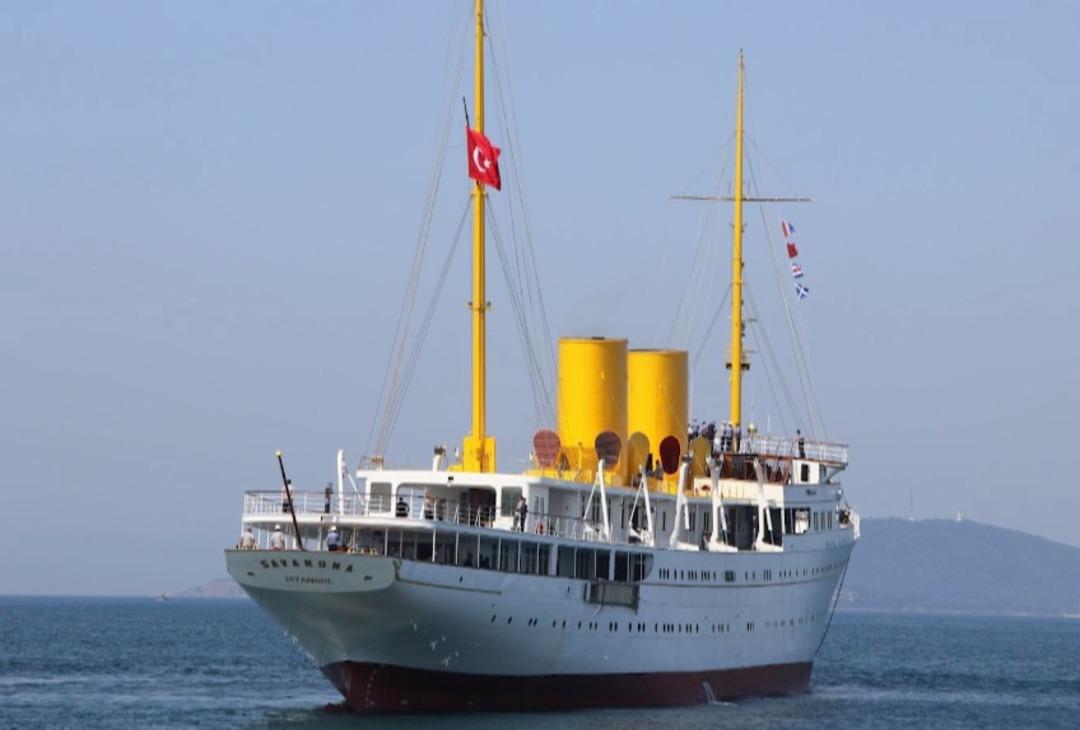Atatürk ün mirası Savarona, İstanbul Boğazı nı selamlayacak! 7 savaş gemisiyle geçiş yapacak 3