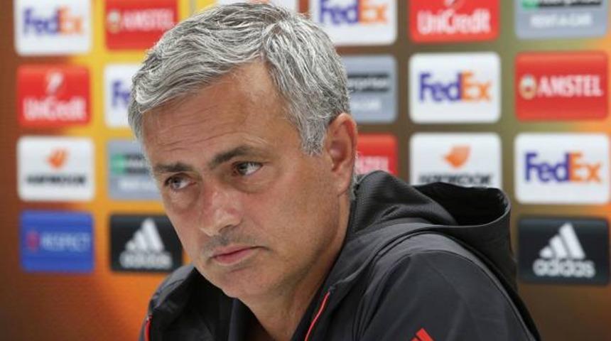 Mourinho'dan Fenerbah&ccedil;e ve kadro a&ccedil;ıklaması