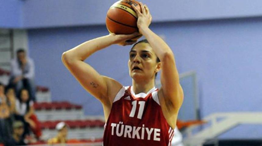 Nevriye Yılmaz basketbolu bıraktı