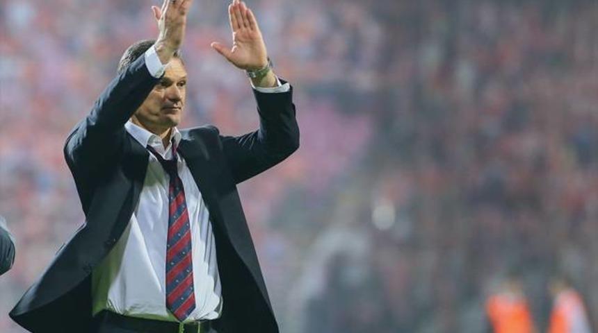 Alpay &Ouml;zalan: 'Polisler oyuncularıma copla vurdu'