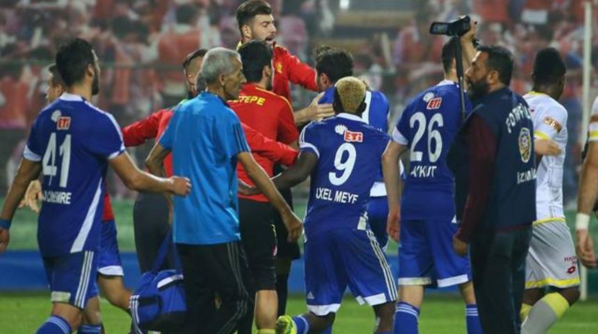 Halil &Uuml;nal: 'Polis futbolcularımızı d&ouml;vd&uuml;'