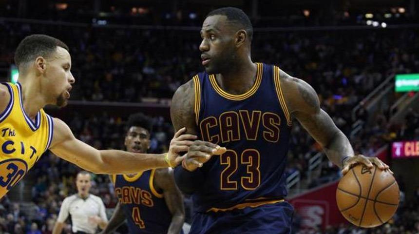 LeBron James'ten tarihi performans