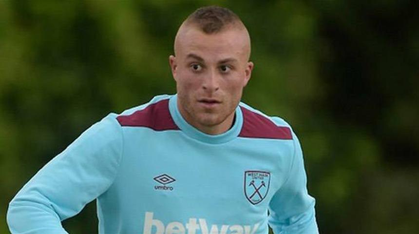 Beşiktaş'ta t&uuml;m yollar G&ouml;khan T&ouml;re&rsquo;ye &ccedil;ıkıyor