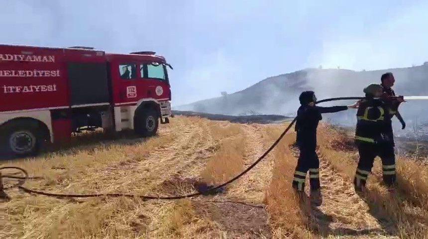 Belediye itfaiyesinde staj yapan kadın stajyerler, cesaretiyle dikkat çekti