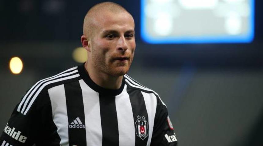 G&ouml;khan T&ouml;re: 'Mutsuzum, d&ouml;nmek istiyorum'