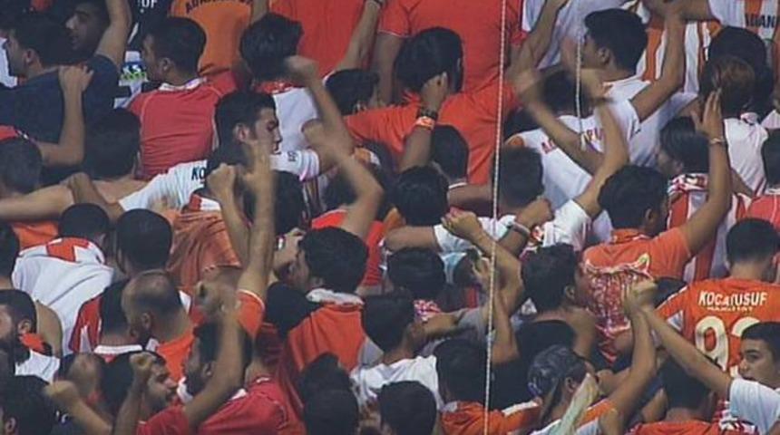 Adanaspor - Galatasaray ma&ccedil;ında b&uuml;y&uuml;k protesto!