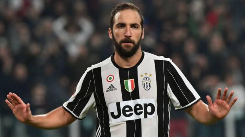 Higuain, Napoli'yi yıktı ama sevinmedi
