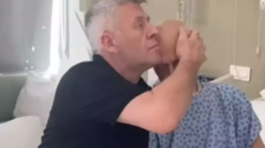 Metin Şentürk kardeşi Bayram Şentürk'e veda etti! Ayakta durmakta zorlandı, nefes bile alamadı