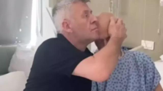 Metin Şentürk kardeşi Bayram Şentürk'e veda etti! Ayakta durmakta zorlandı, nefes bile alamadı