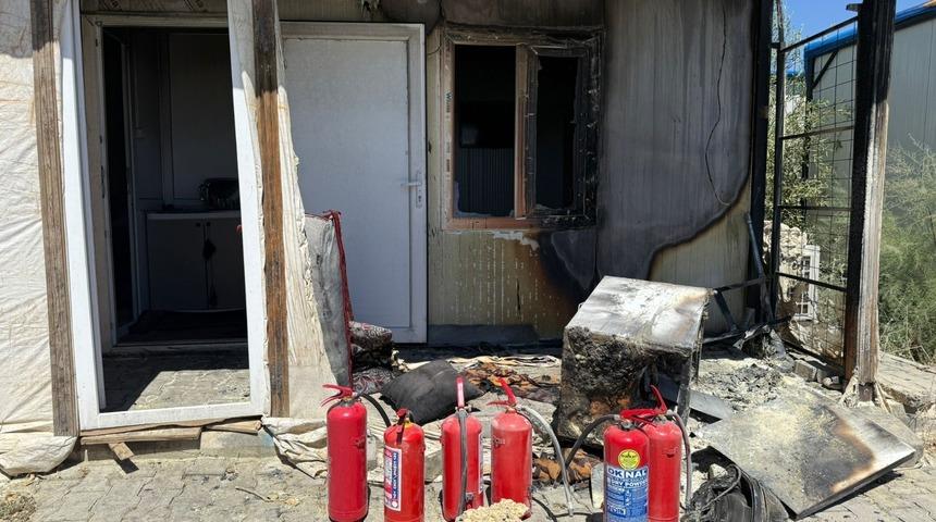 Üç gün açık bırakılan klima yangına neden oldu