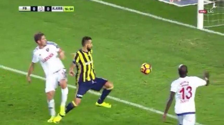 Mehmet Topal'ın pozisyonu sizce penaltı mı?