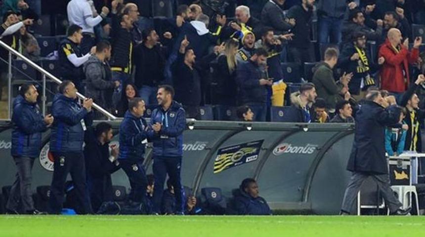 Fenerbah&ccedil;e'de Emenike neden yedek kaldı? İşte cevabı