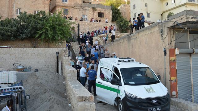 Mardin’de aynı gün evlerinde ölü bulunan 3 kadın, toprağa verildi