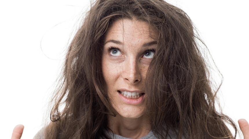 Kızların korkulu rüyası: Saç elektriklenmesini önleyen ev yapımı sprey tarifi! Saç elektriklenmesi nasıl önlenir?