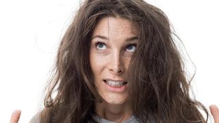 Kızların korkulu rüyası: Saç elektriklenmesini önleyen ev yapımı sprey tarifi! Saç elektriklenmesi nasıl önlenir?