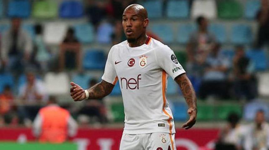 Nigel de Jong'tan Melo'ya g&ouml;nderme