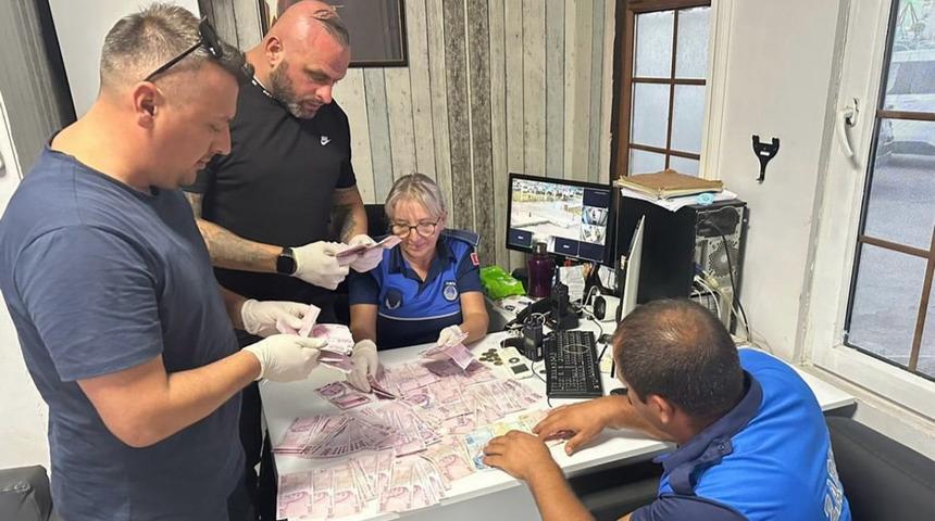 Dilencinin üzerinden çıkan para şaşkına çevirdi: Zabıta ekipleri saymakla bitiremedi!