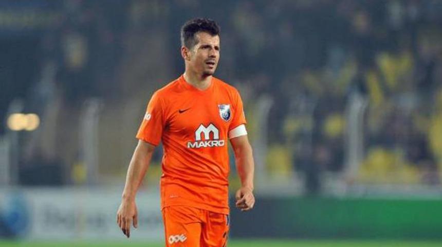 TT Arena&rsquo;da Medipol Başakşehirli Emre Bel&ouml;zoğlu&rsquo;na b&uuml;y&uuml;k tepki