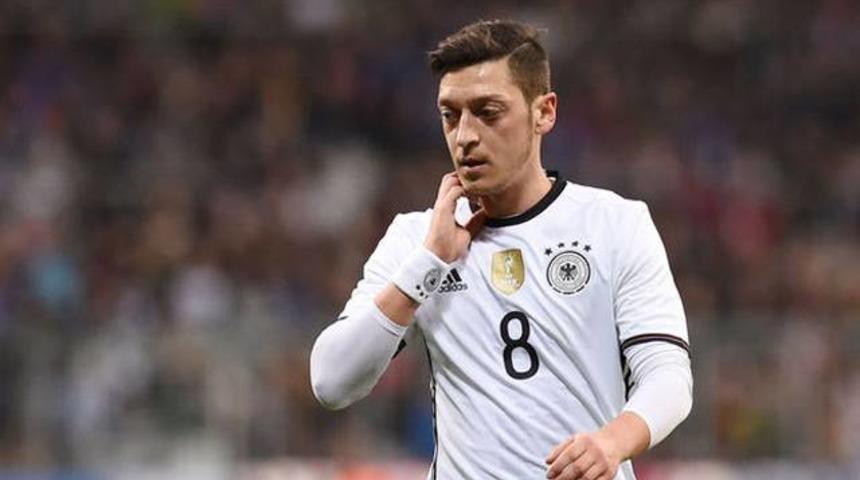 Joachim L&ouml;w'den s&uuml;rpriz karar! Mesut &Ouml;zil...