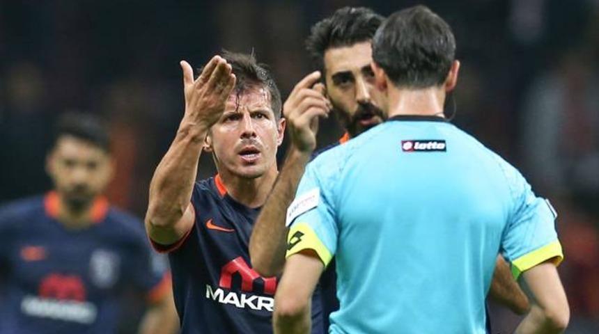 Emre Bel&ouml;zoğlu Ali Palabıyık'ın &uuml;zerine y&uuml;r&uuml;d&uuml;