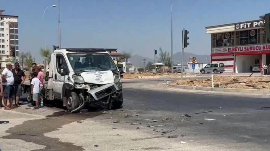 Hatay'da düğüne giderken kaza yaptılar: 3 kişi hayatını kaybetti