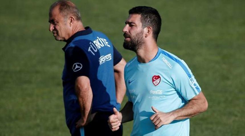 Fatih Terim ve Arda Turan buzları b&ouml;yle eritti