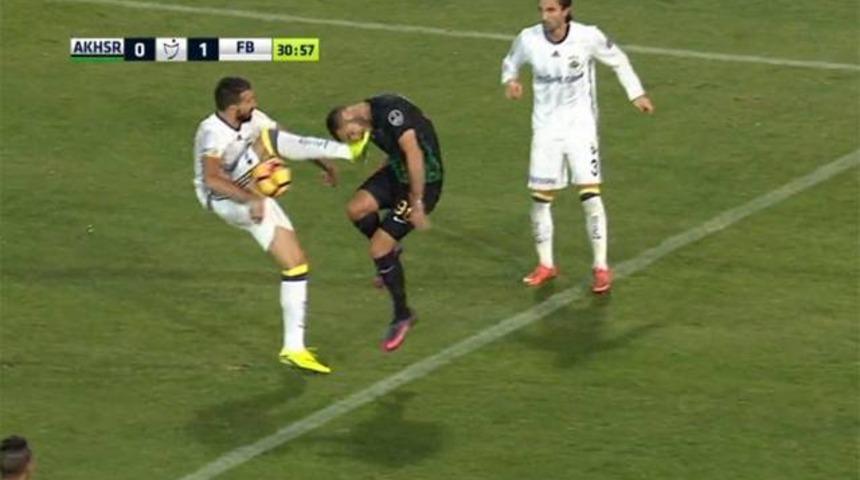 Galatasaray ma&ccedil;ı &ouml;ncesi Fenerbah&ccedil;e'ye &ccedil;ifte darbe