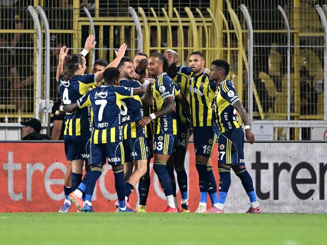 Kadıköy'de sürpriz yok! Fenerbahçe sahasında konuk ettiği Kocaelispor'u 3-1 mağlup etti