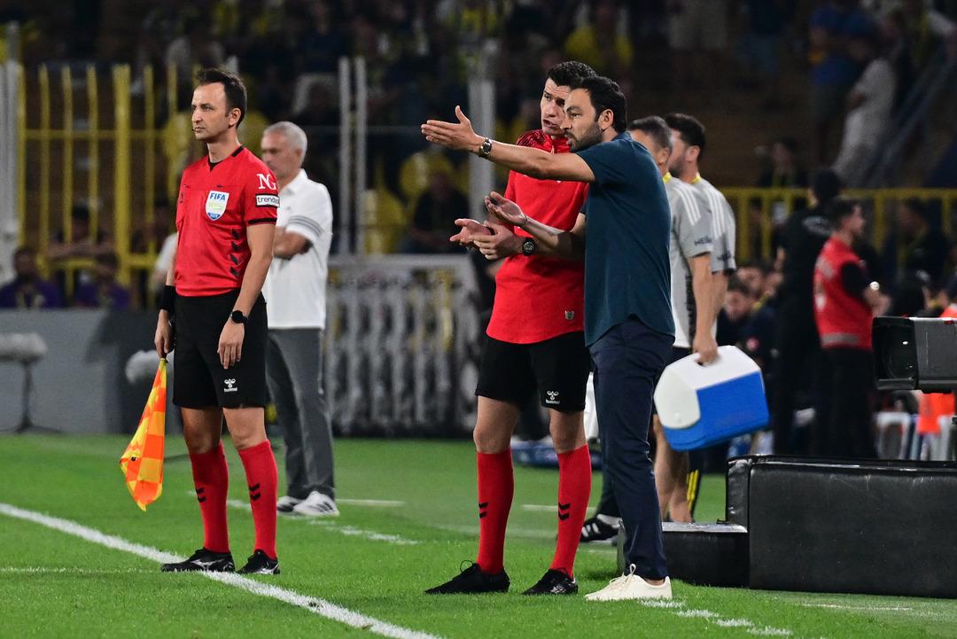 Kadıköy de sürpriz yok! Fenerbahçe sahasında konuk ettiği Kocaelispor u 3-1 mağlup etti 5