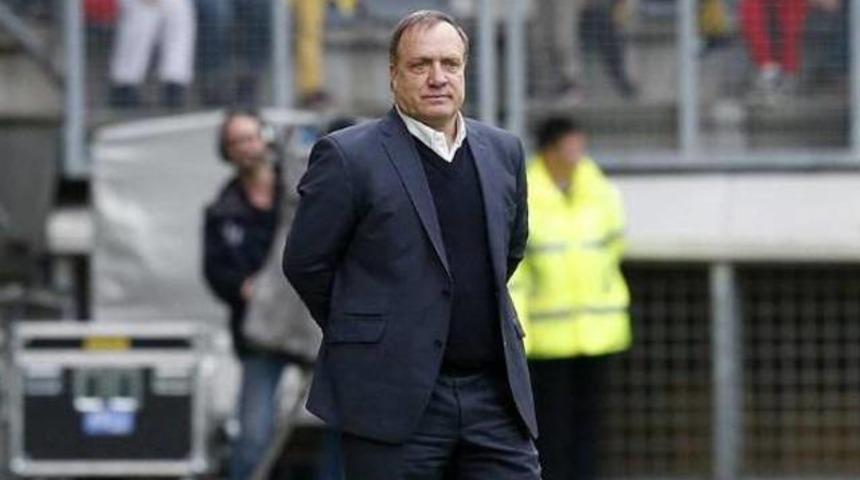 Advocaat: '&Ouml;n&uuml;m&uuml;zde kimse duramayacak'