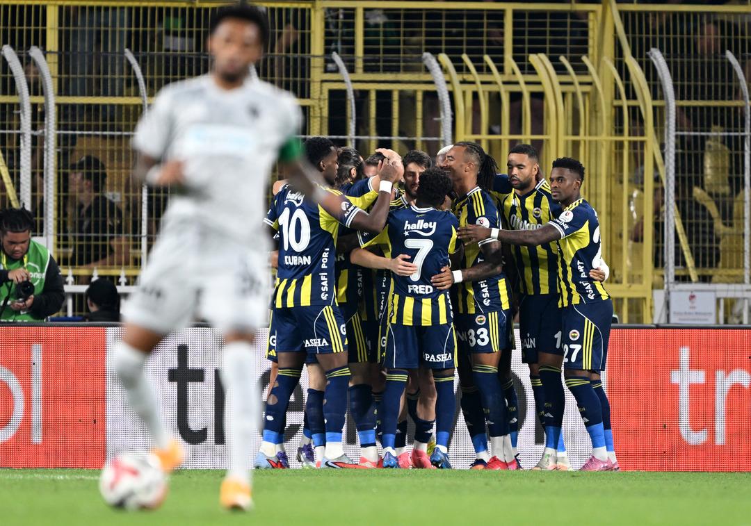 Fenerbahçe Teknik Direktörü Jose Mourinho dan Kocaelispor galibiyeti sonrası yorumculara gönderme!  1