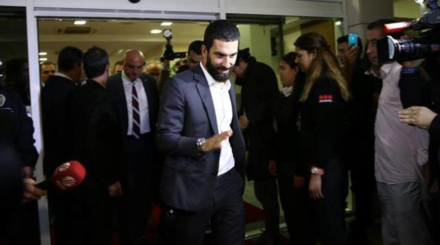 'Arda Turan işini siyasiler &ccedil;&ouml;zd&uuml;'